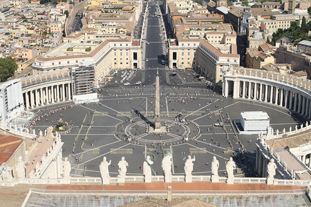 在梵蒂冈城圣彼得广场2号的全景下呼吸美图片