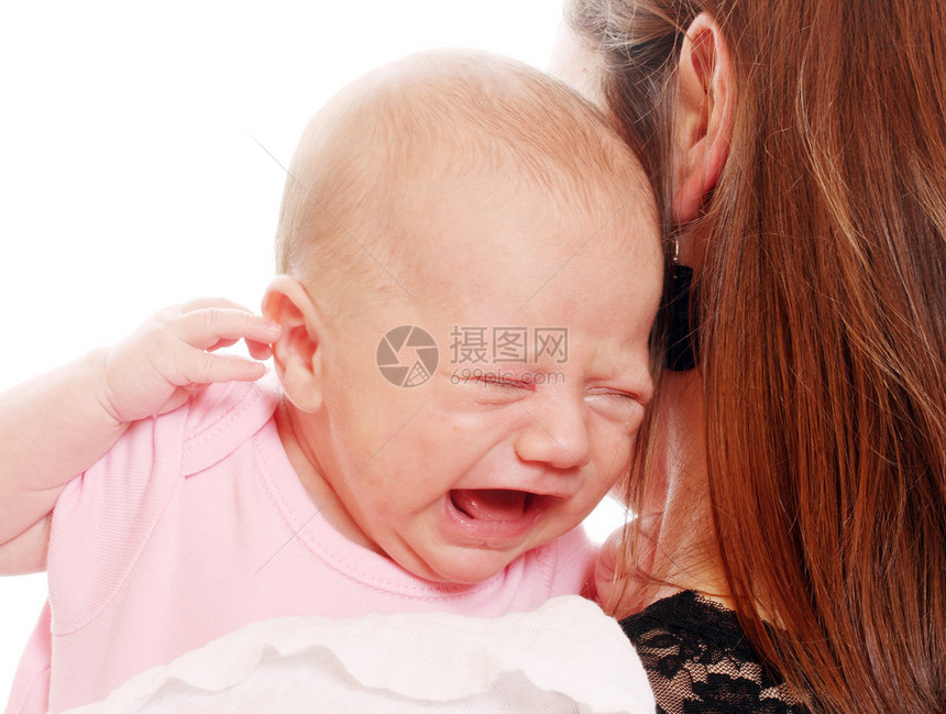 新生儿哭闹的婴儿图片