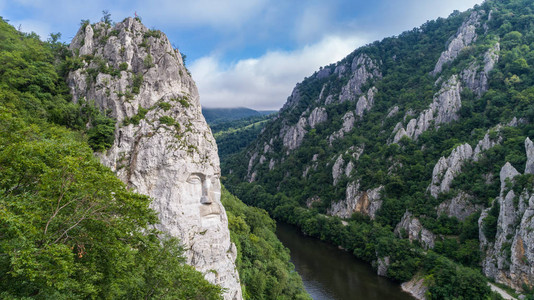 多瑙河峡谷CazaneleDunarii高清图片