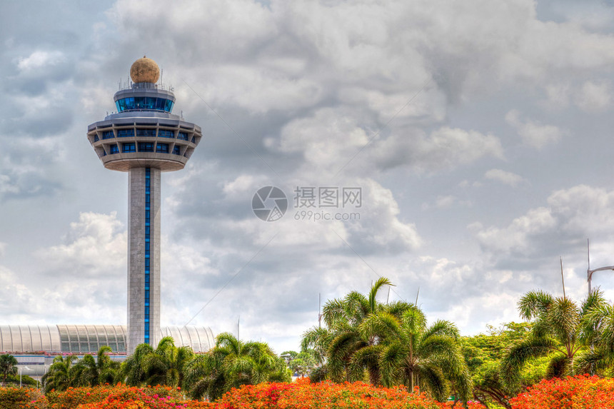 新加坡樟宜国际机场交通管制塔的HDR渲染图片