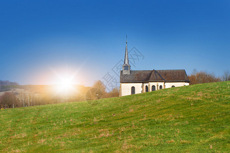 卢森堡农村美丽的教堂在图片