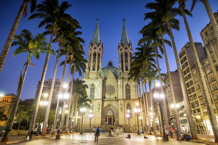 黄昏时分巴西圣保罗市中心的图片
