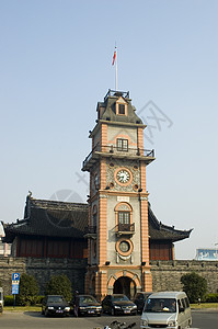 江苏省南东市中学著名的钟塔校图片