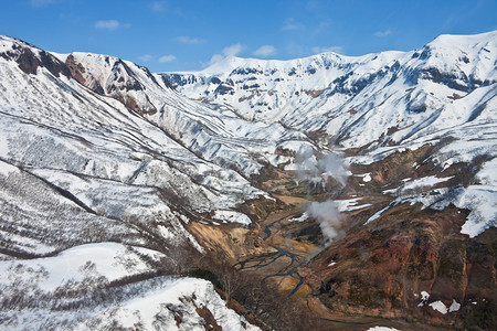 俄罗斯在堪察卡半岛爆发暴风雪后图片