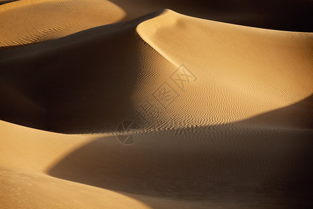 摩洛哥撒哈拉沙漠丘的影子照片校对P背景图片