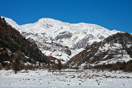 塔吉克斯坦Sarihosorr山谷积图片