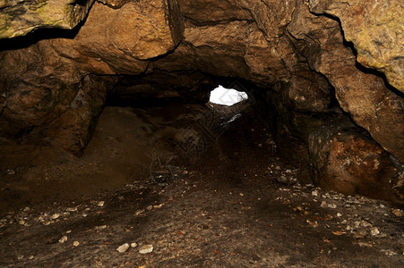 进入洞穴洞穴图片