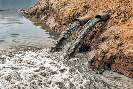 河水污染因为工业废水排污前不处图片