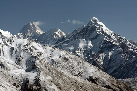 雪覆盖了山脉吉尔斯坦天山Tien图片