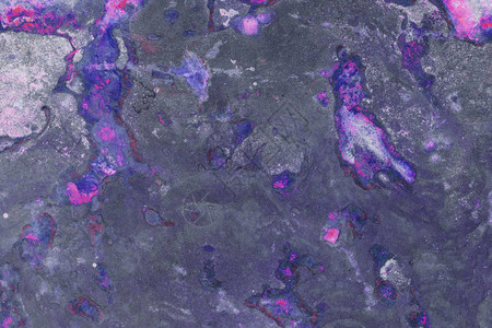 纹理背景的紫色岩石层表面图片