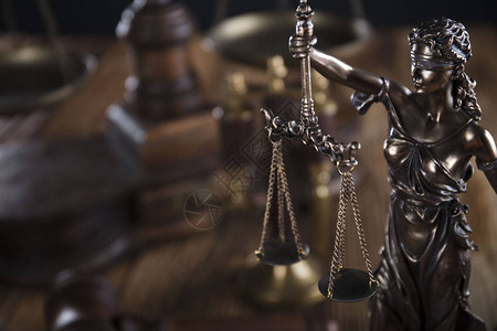 法庭正义女神像忒弥斯法官的木槌正义的图片