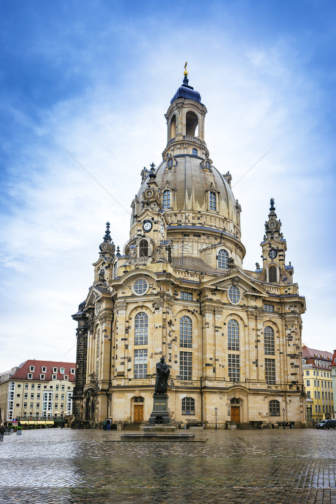 德国萨克森州德累斯顿市中心的Frauenkirche教堂是图片