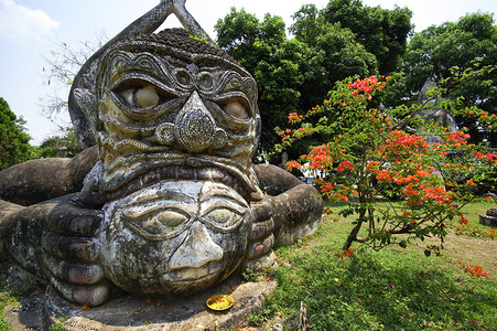老挝万象美丽奇异的佛像公园里的佛像图片