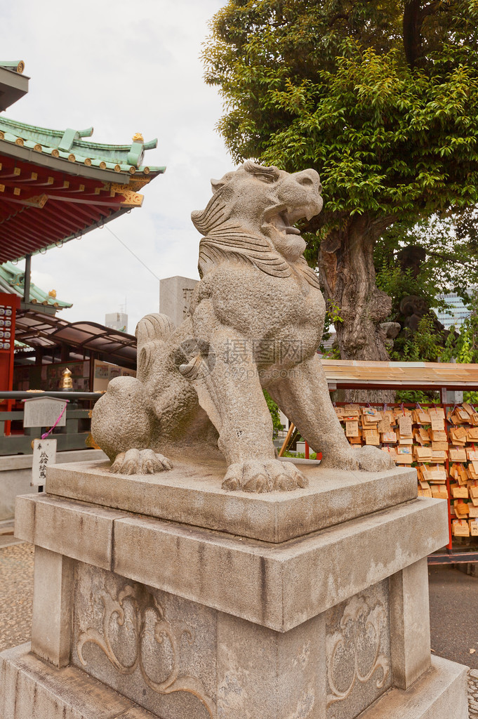 日本东京KandaMyojinShinto神社的Komanu雕像卫士Komanu是狮子狗图片