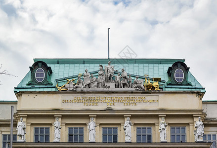 维也纳科技大学是维也纳的主要大学之一始建于1815年有图片