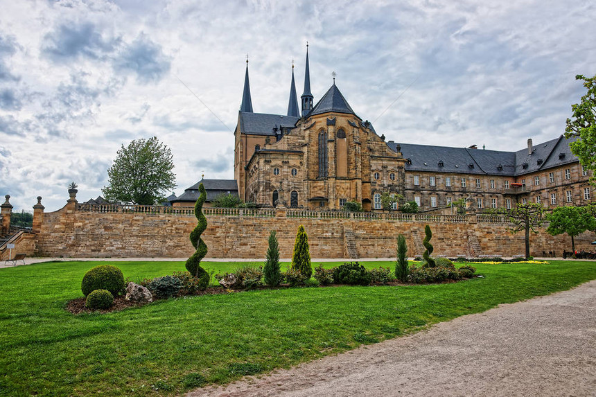 德国上佛朗哥尼亚的班伯格圣迈克尔教堂图片