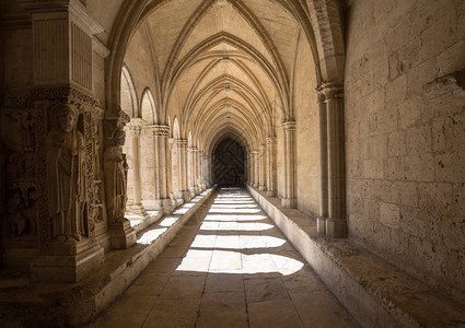 法国普罗旺斯Arles圣特罗斐梅大教堂罗马克罗图片