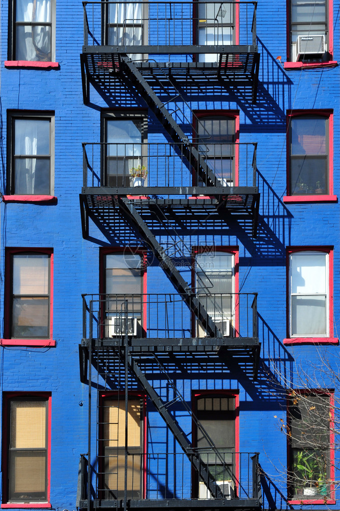 纽约市曼哈顿一幢公寓楼外墙壁图片