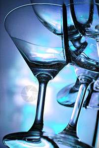 盆地葡萄酒杯的焦点蓝图片