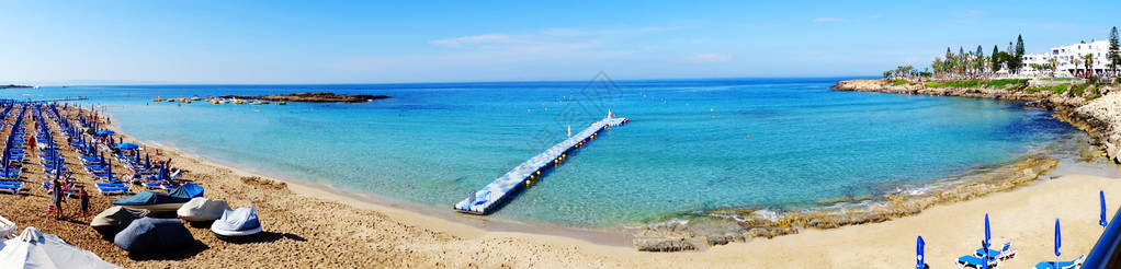 塞浦路斯岛海洋景观中沙滩海岸的图片