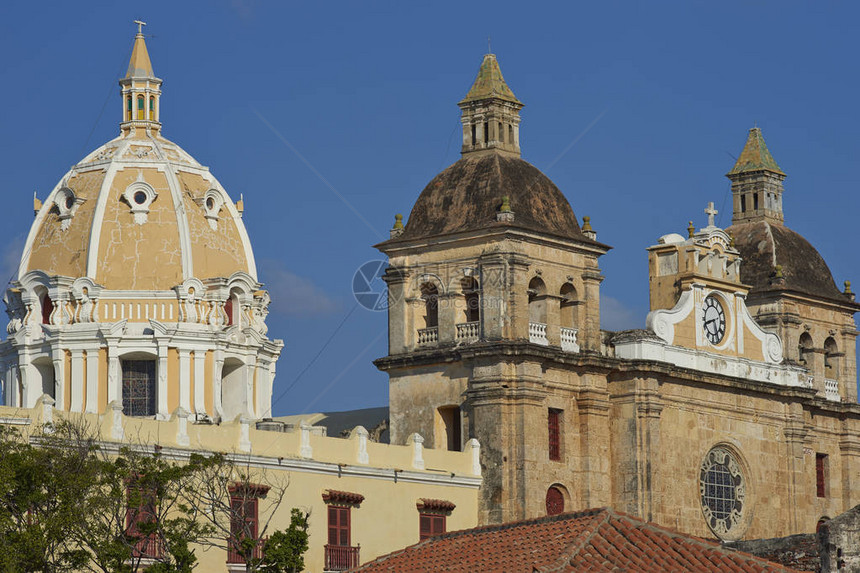哥伦比亚西班牙殖民城市卡塔赫纳历史悠久的圣佩德罗克拉弗教堂图片