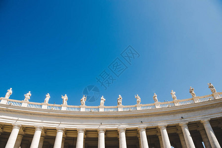 意大利梵蒂冈蓝天圣彼得斯广场雕图片