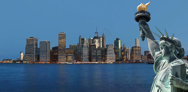 曼哈顿天际线和自由女神像图片