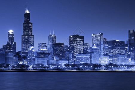 芝加哥天际线在晚上的色调图像图片