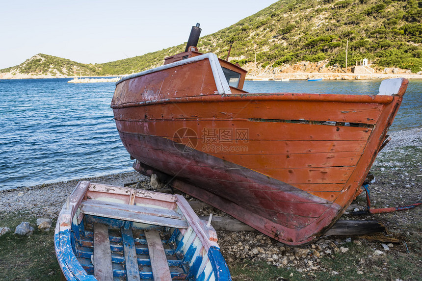 希腊阿洛尼索海滩废图片