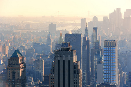 纽约市摩天大楼在曼哈顿市中心日落图片