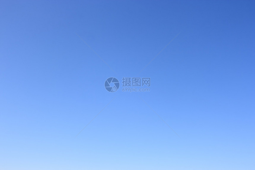 无云的清蓝天空ISO100图片