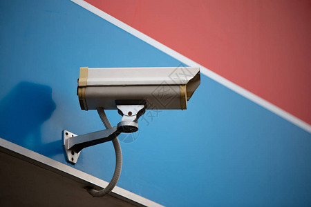 建筑物墙壁或户外的安保闭摄相机或监视系图片