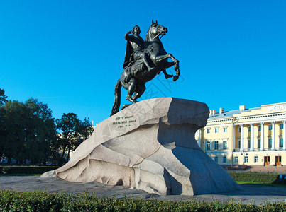 青铜骑士圣彼得堡参议院广场上彼得图片