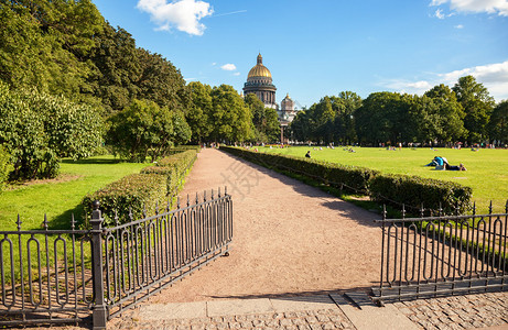 俄罗斯圣彼得堡圣以撒大教堂附近绿色图片