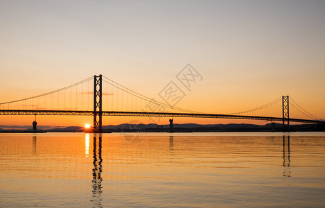 苏格兰福斯路桥的日落图片