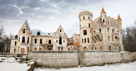 中世纪俄罗斯庄园大厦图片