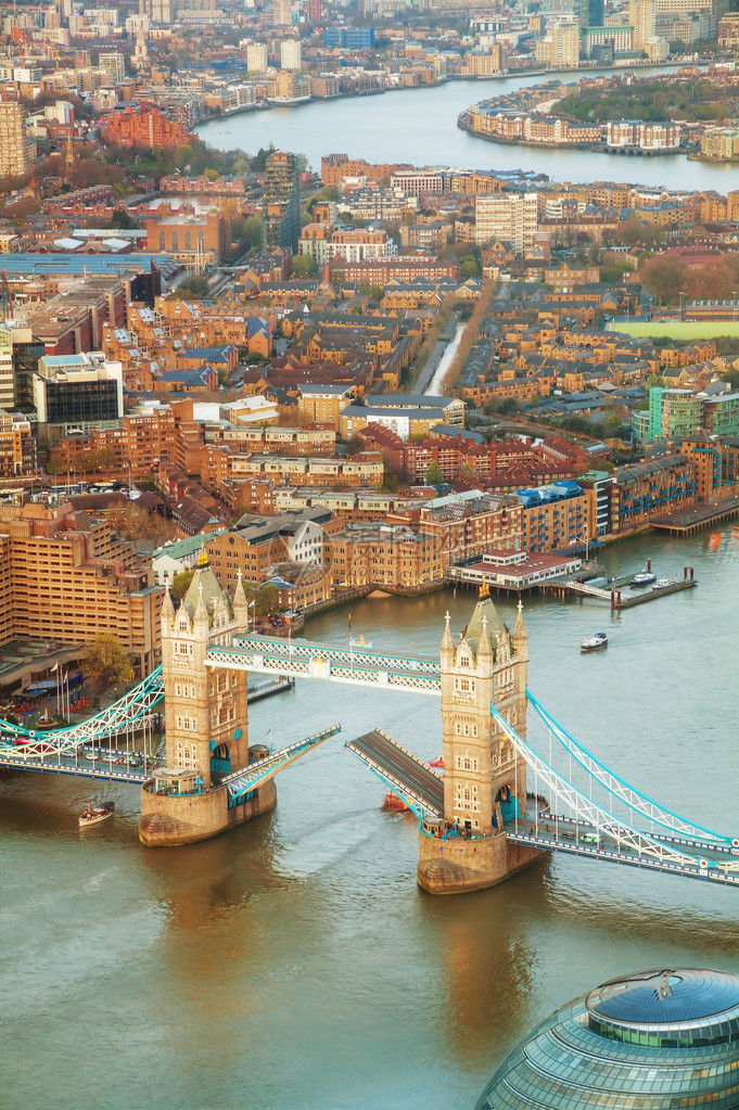 伦敦市与联合王国塔台图片