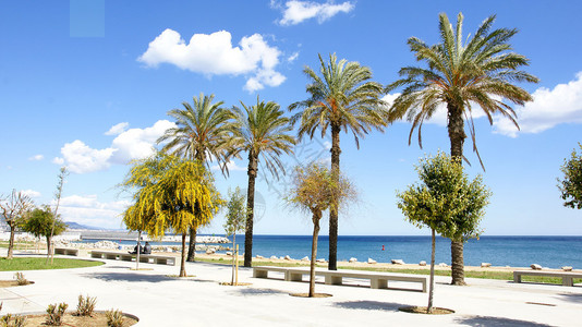 步行和巴达洛纳海滩巴塞罗那的景象图片