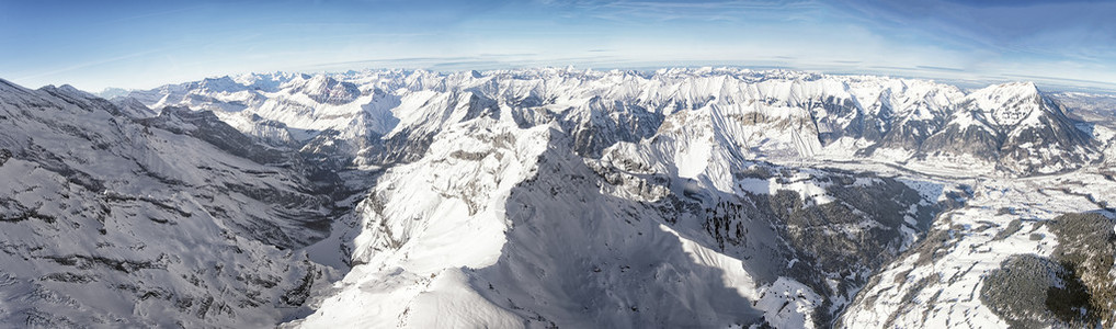 瑞士高山峰图片