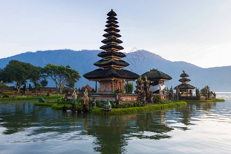巴厘岛PuraUluDanaauBratan寺庙图片