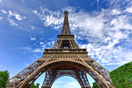 法国巴黎标志埃菲尔铁塔图片
