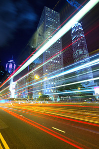 带车灯的香港夜景图片