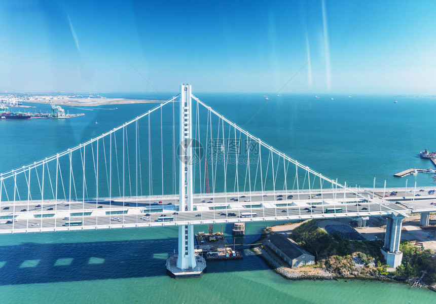 旧金山湾大桥的美丽鸟瞰图图片
