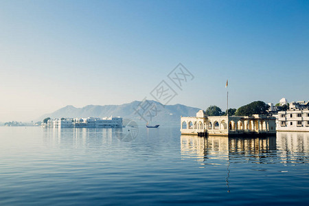 印度乌代普尔Pichola湖的MohanTemple和Taj图片