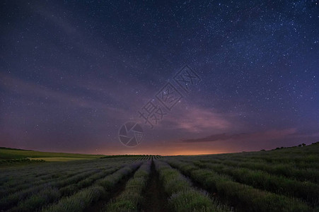 夜晚的星空背景图片