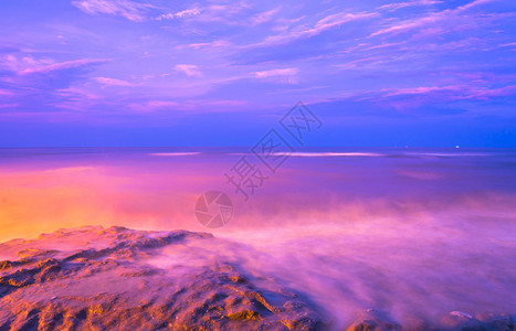 安达曼海滩上的日出图片
