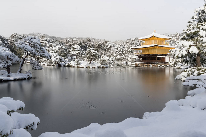 日本的ZenTempleKinkaku图片