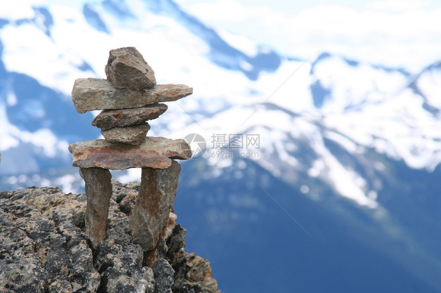 Inukshuk在Whistler山顶图片