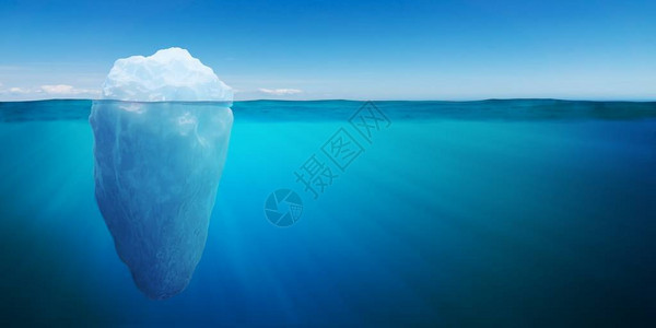 贝格犬大冰山浮在海洋中的水下视野3D设计图片
