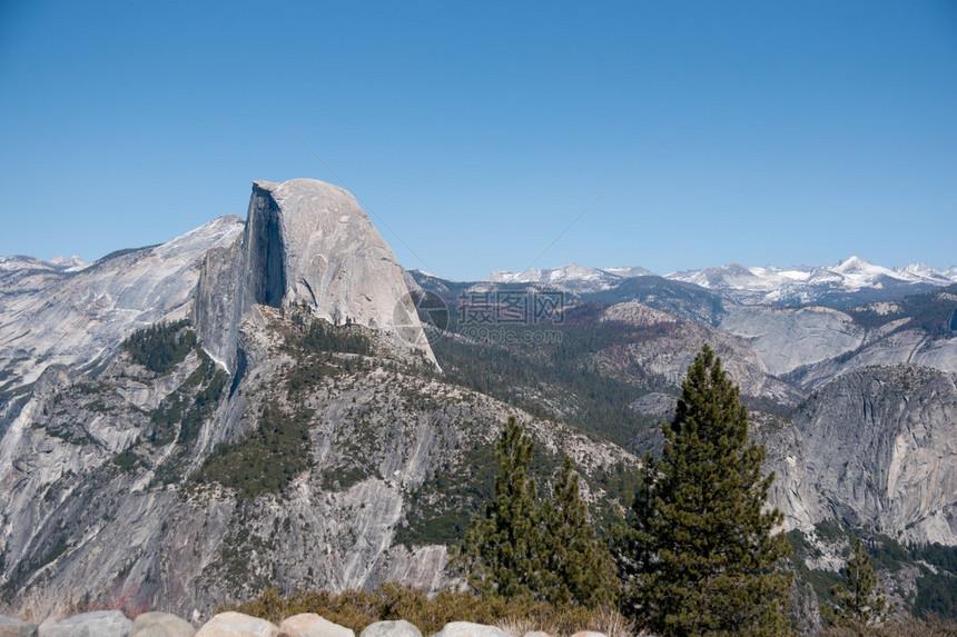 Yosemite公园的春季图片